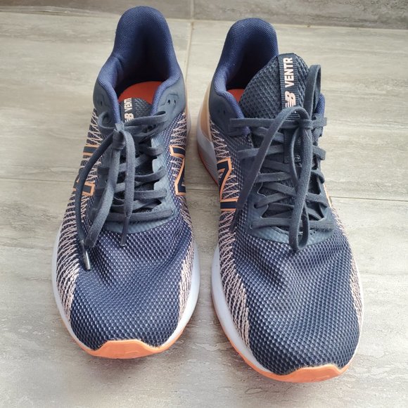 New Balance Running Shoes - Picture 3 of 5